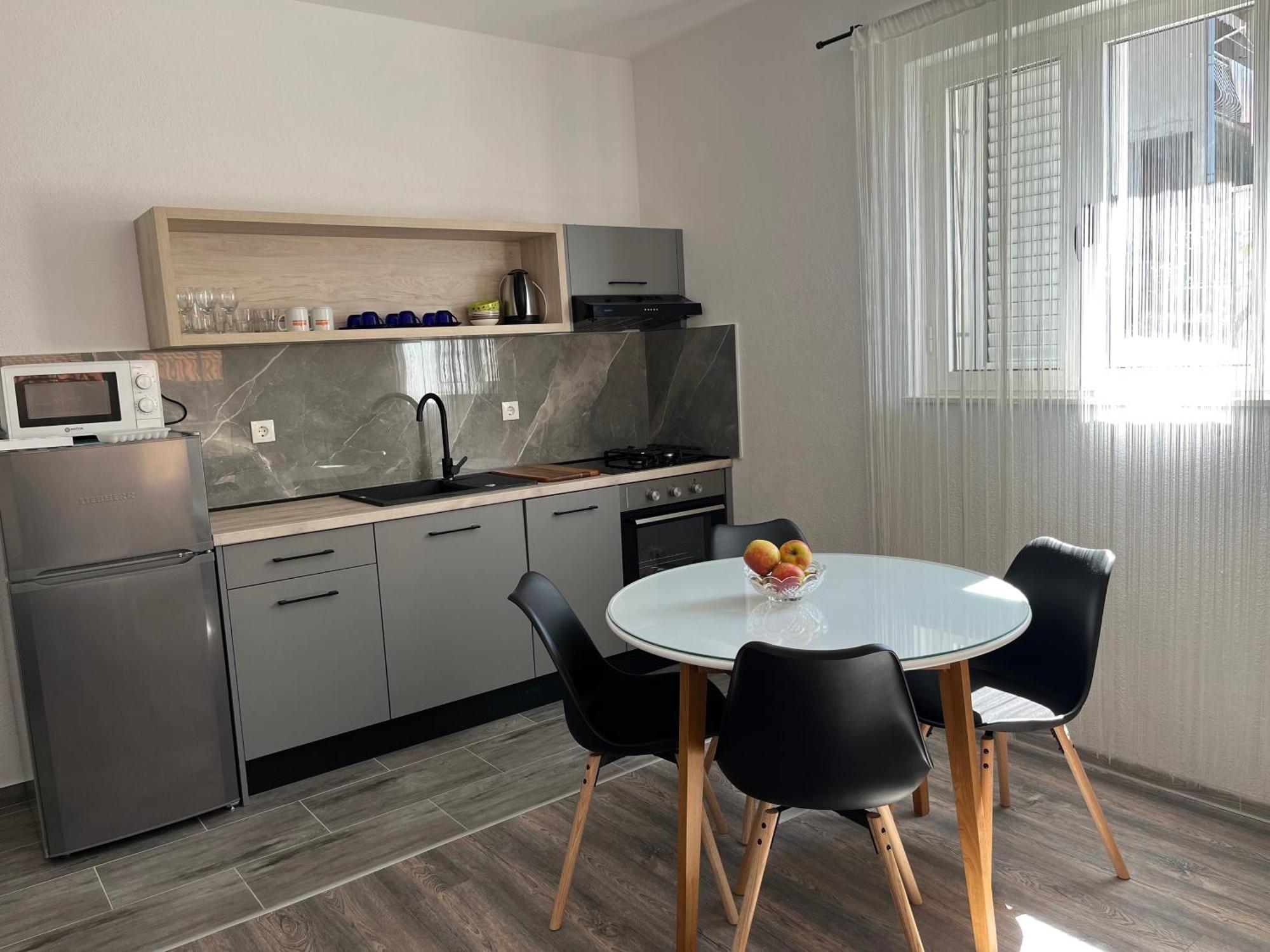 Apartment Makarska M&I, Free Private Parking Exterior photo