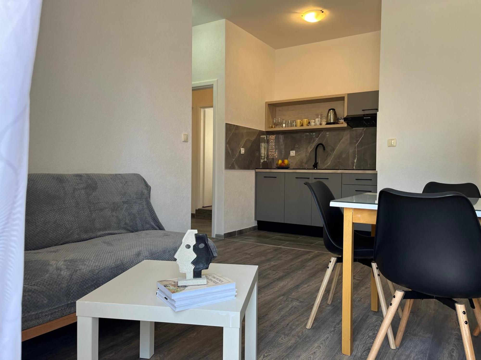 Apartment Makarska M&I, Free Private Parking Exterior photo
