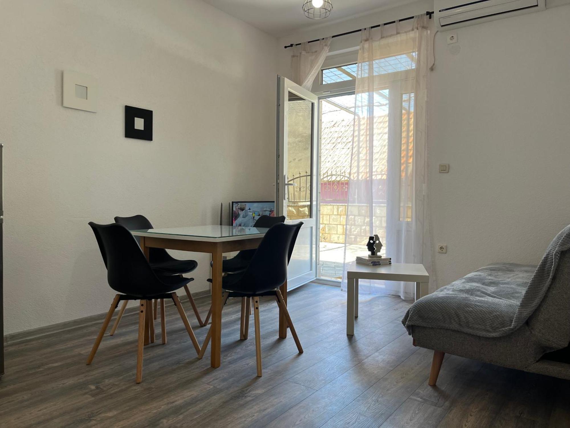 Apartment Makarska M&I, Free Private Parking Exterior photo