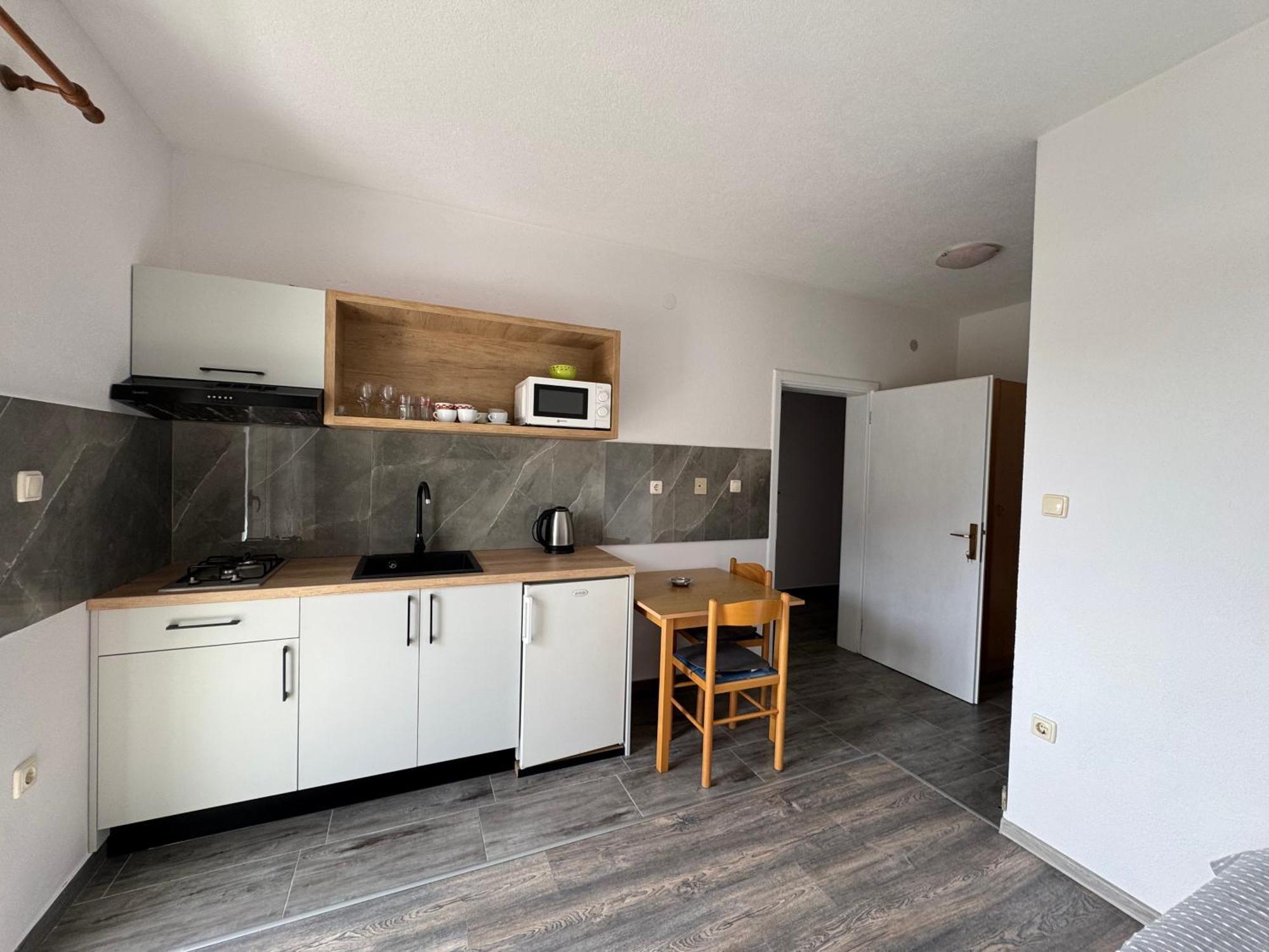 Apartment Makarska M&I, Free Private Parking Exterior photo