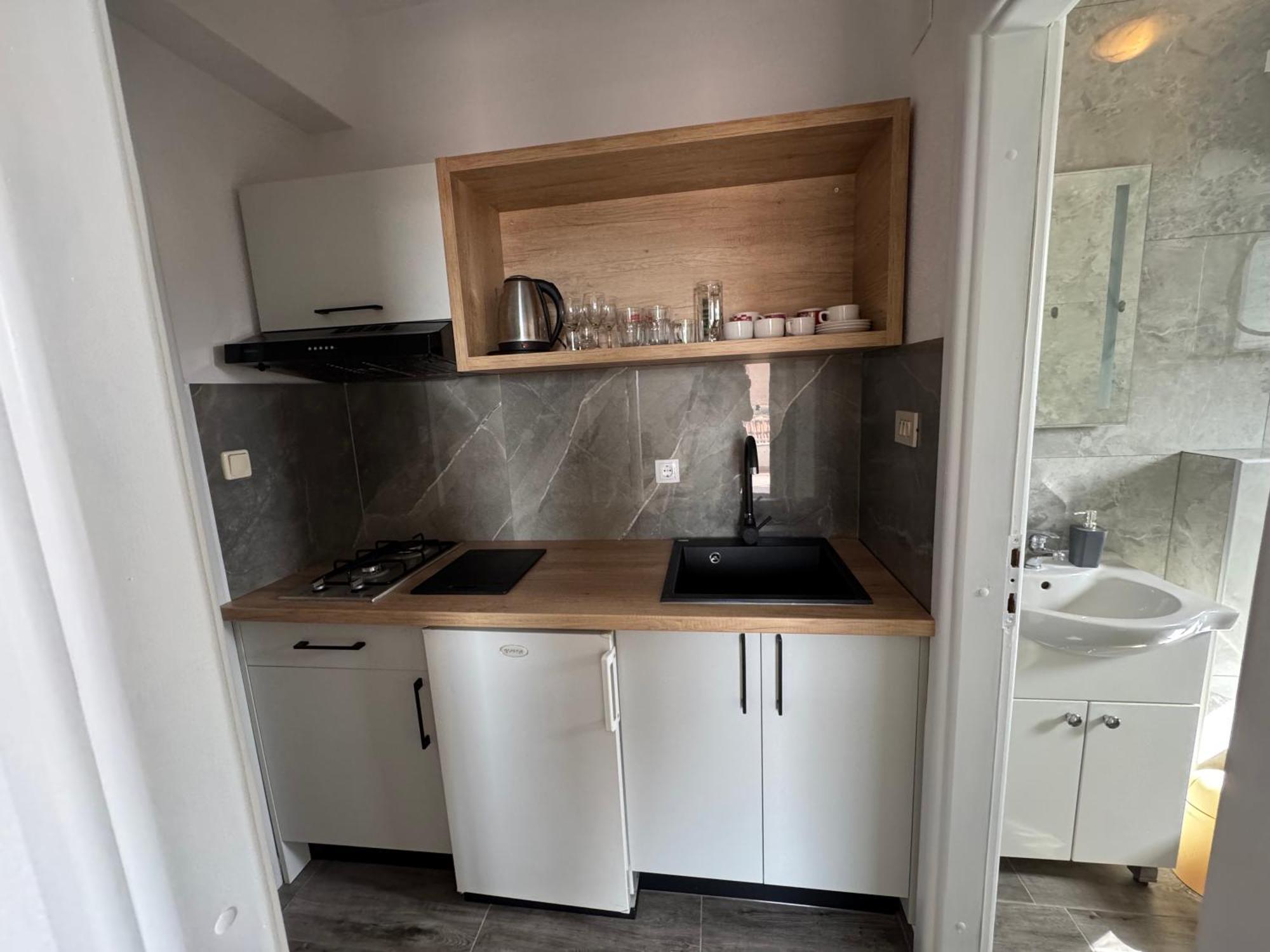 Apartment Makarska M&I, Free Private Parking Exterior photo