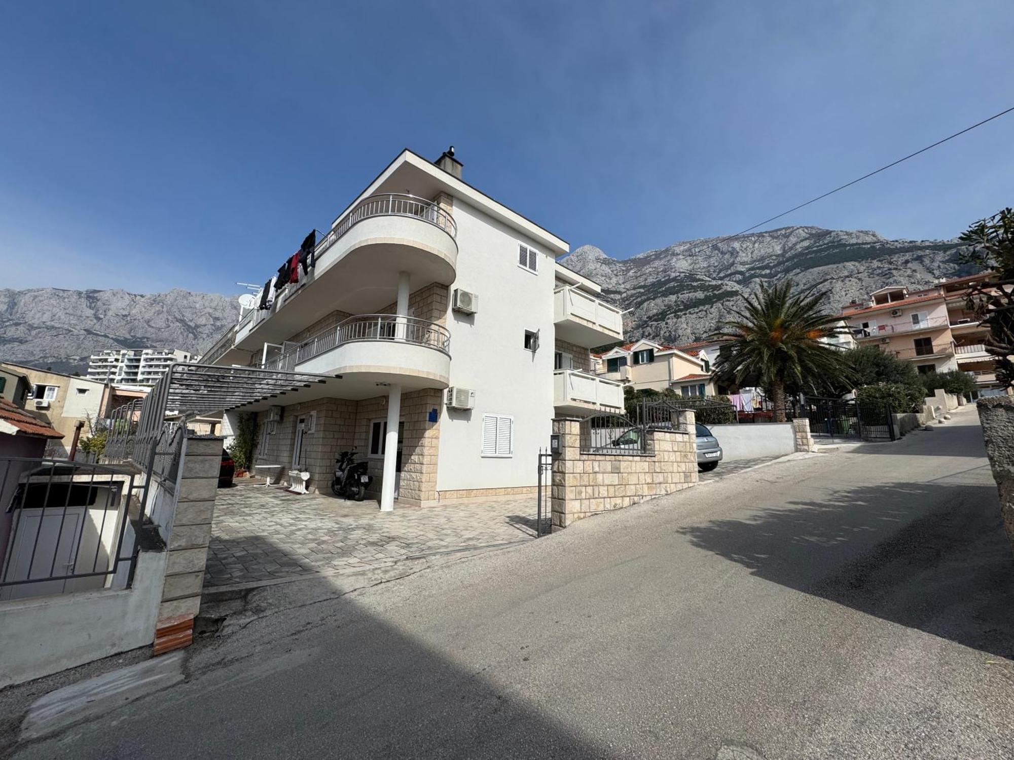 Apartment Makarska M&I, Free Private Parking Exterior photo