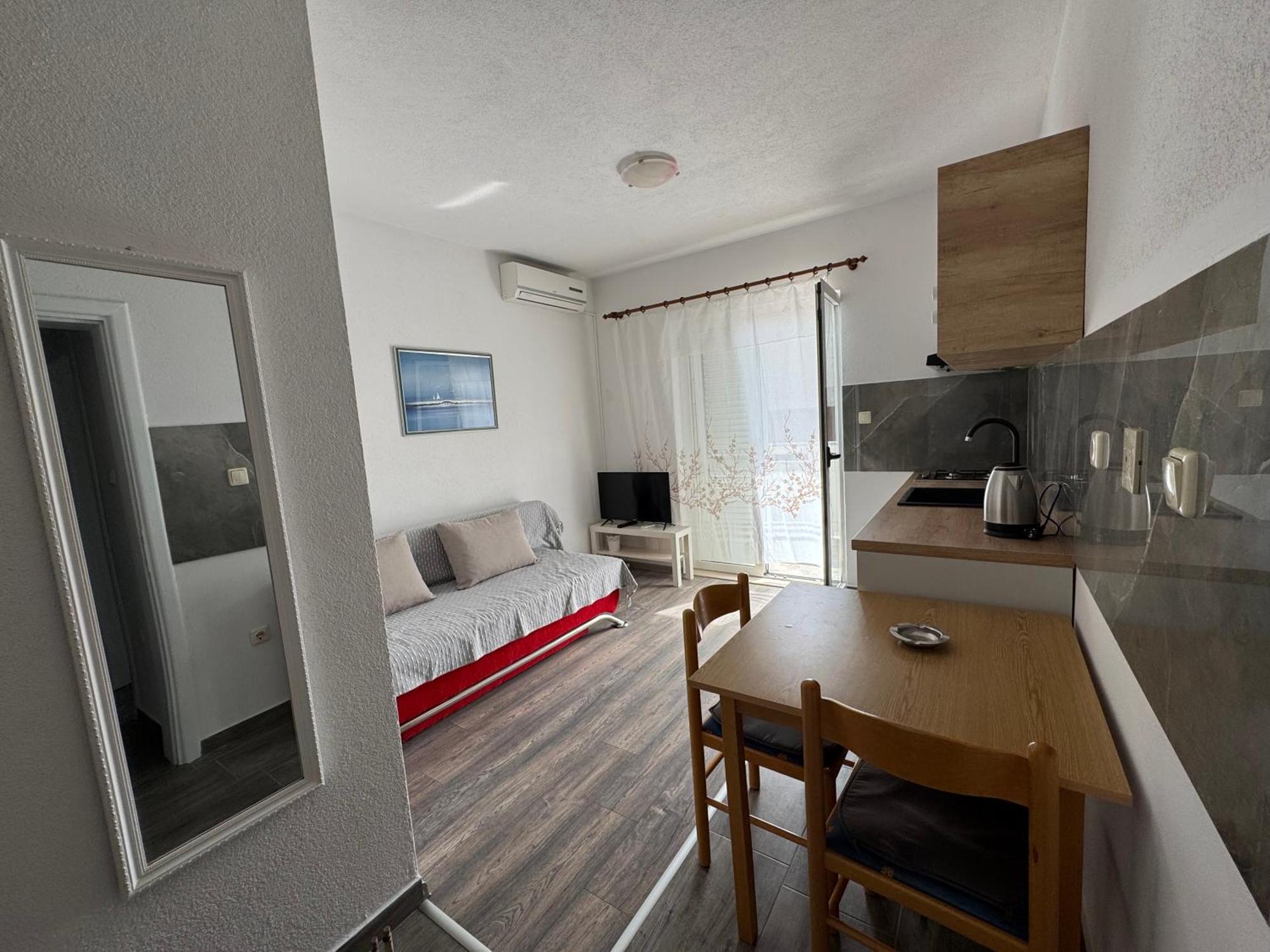 Apartment Makarska M&I, Free Private Parking Exterior photo
