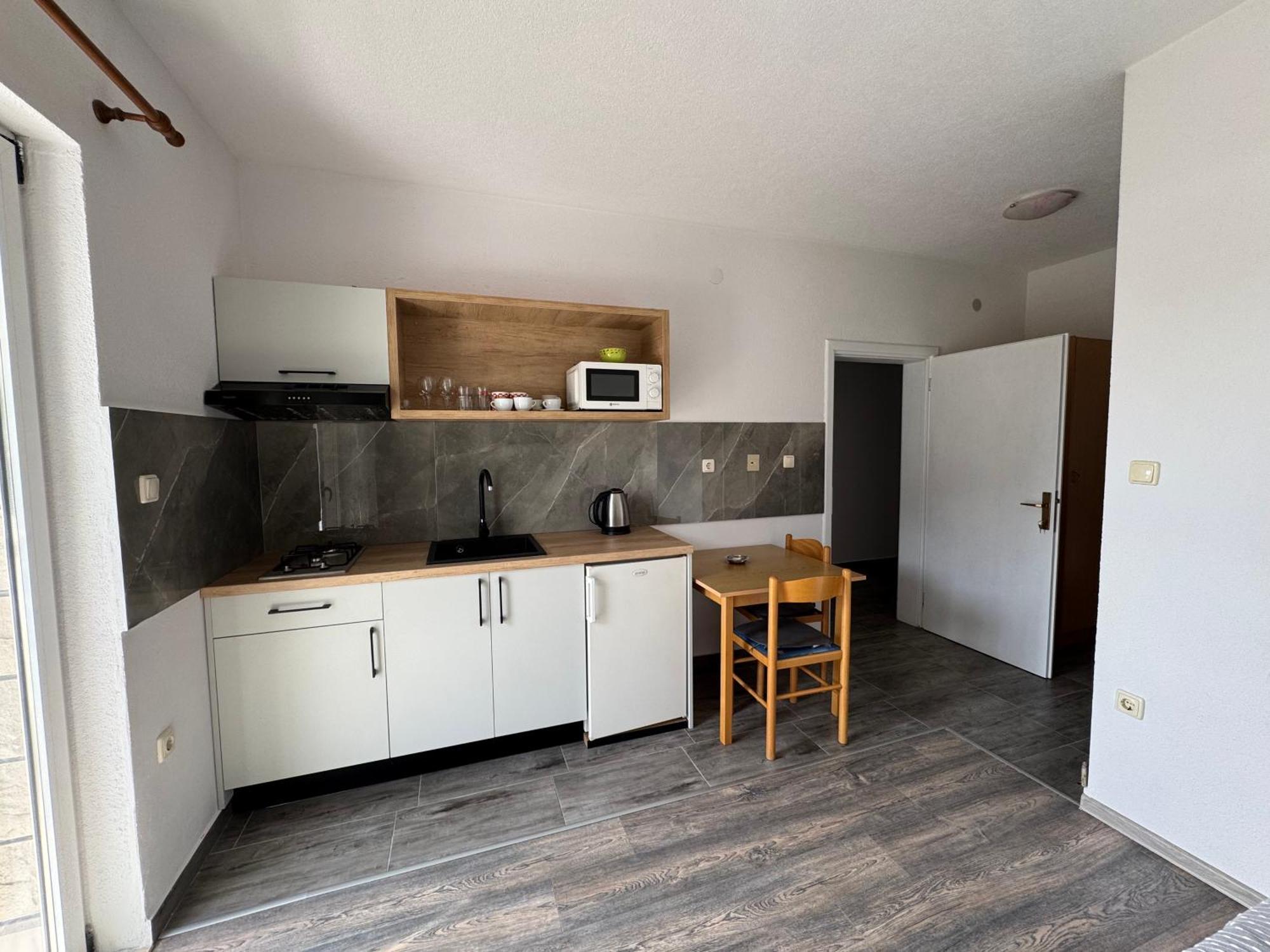 Apartment Makarska M&I, Free Private Parking Exterior photo
