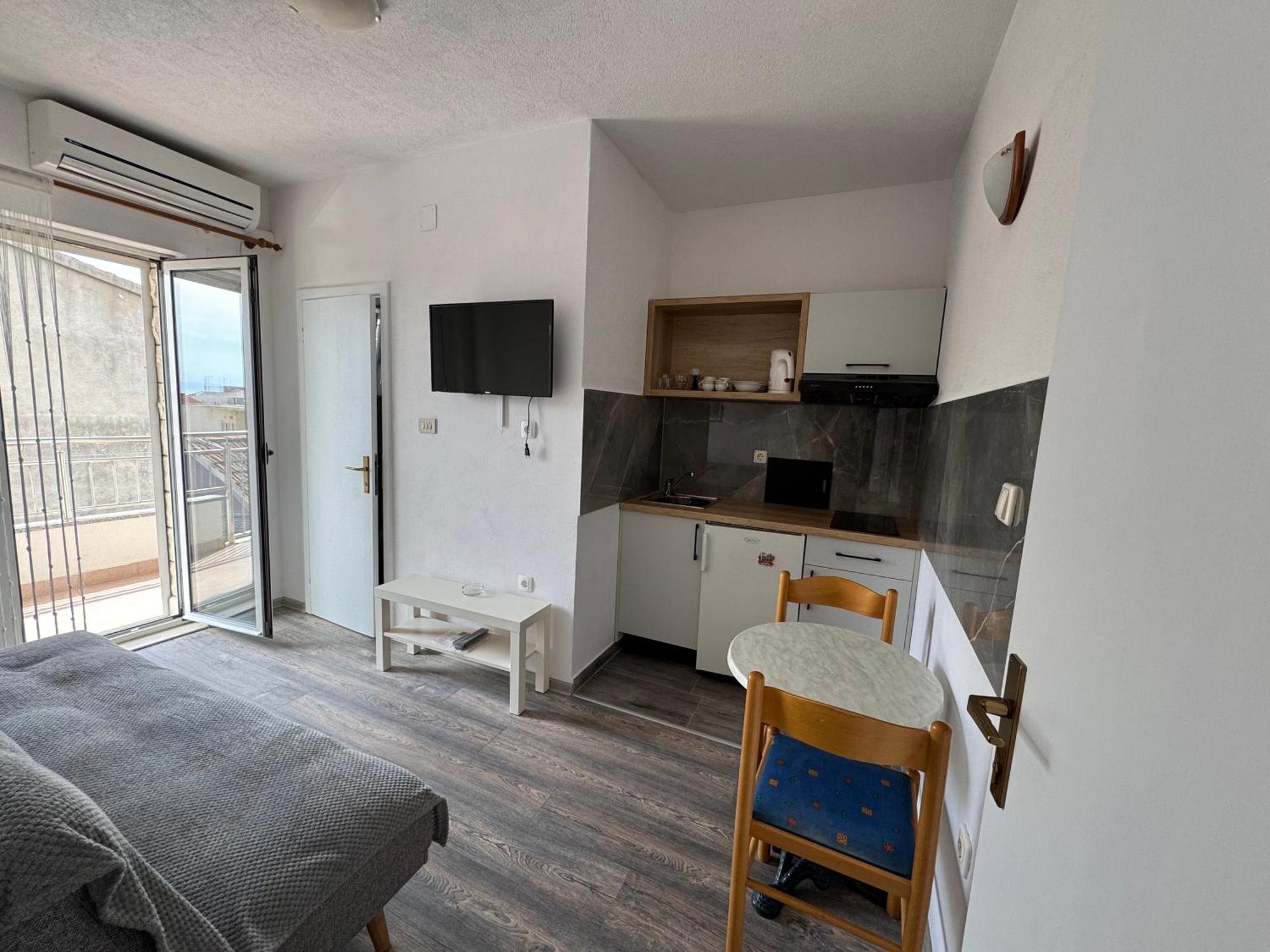Apartment Makarska M&I, Free Private Parking Exterior photo