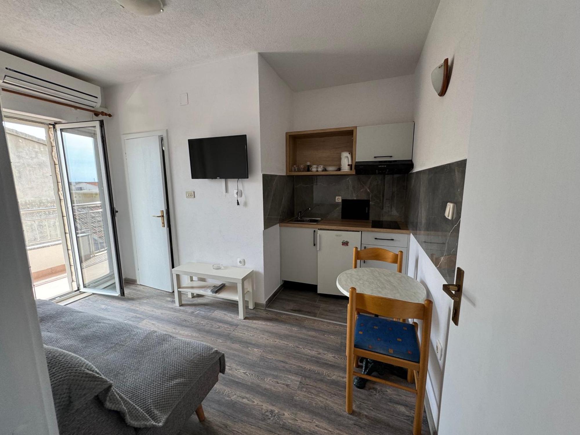 Apartment Makarska M&I, Free Private Parking Exterior photo